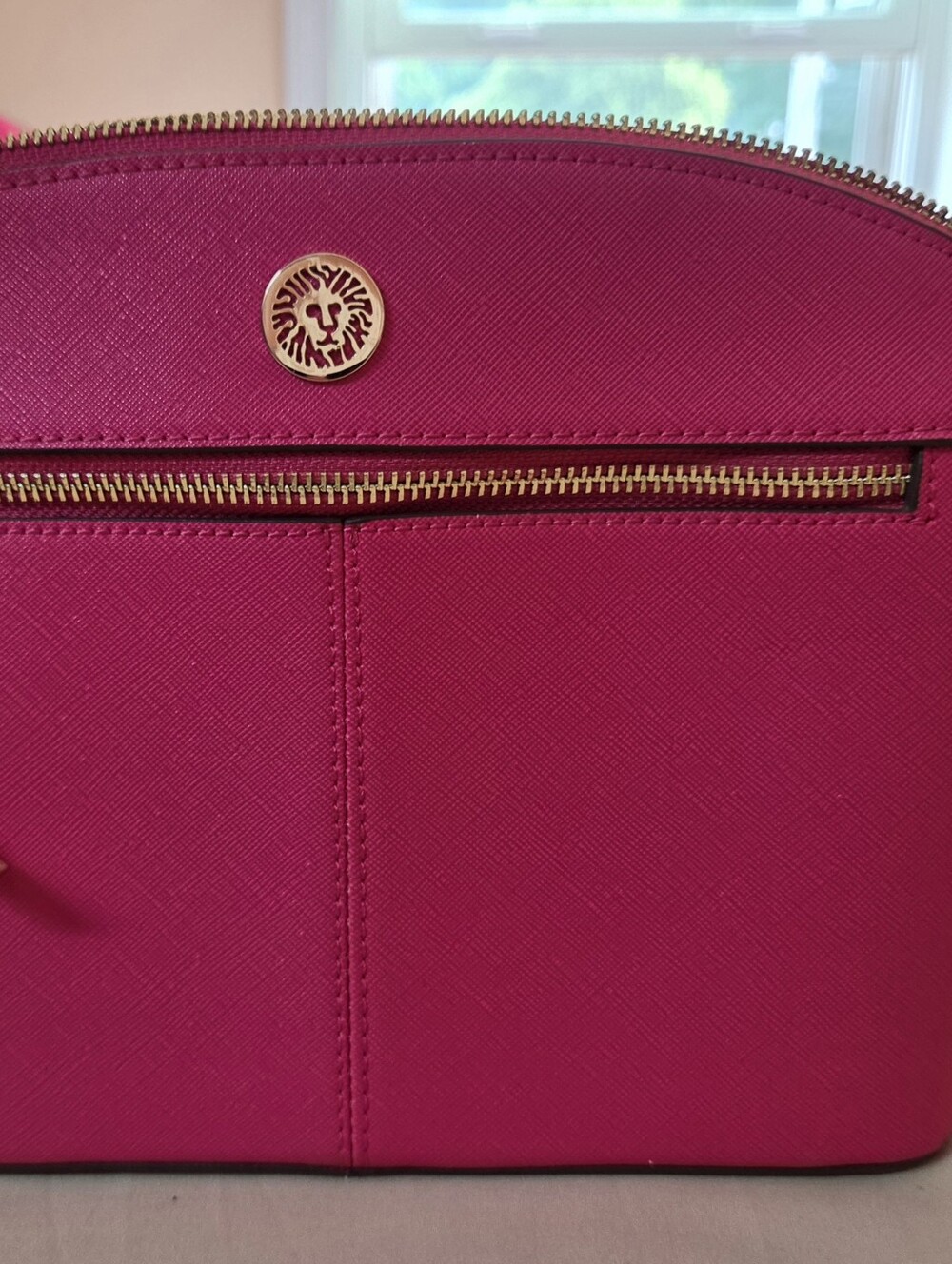 NWOT Georgeous Klein Fuchsia Classic Curves Dome Crossbody Bag - Picture 6 of 7